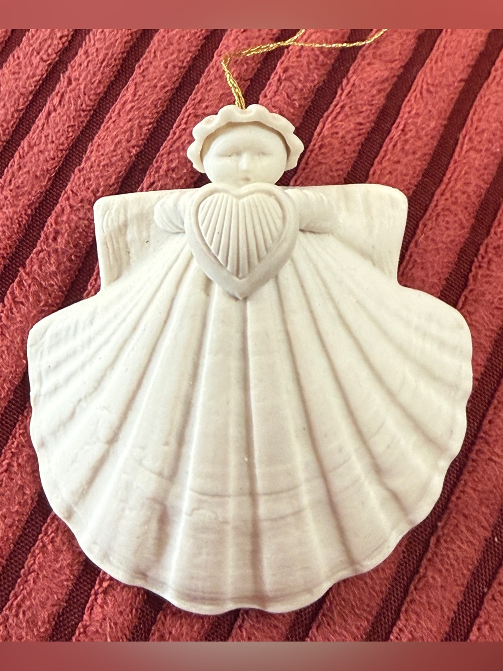 Margaret Furlong 1986 Ribbed Heart  Angel Ornament Perfect Condition.